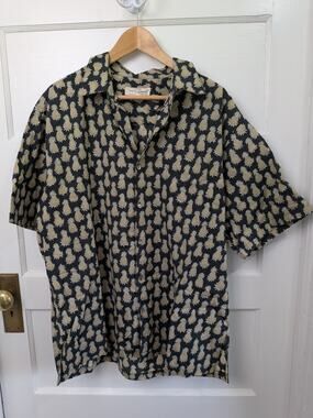 Tori Richard Mens XL Black Pineapple Hawaiian Shirt Cotton Lawn